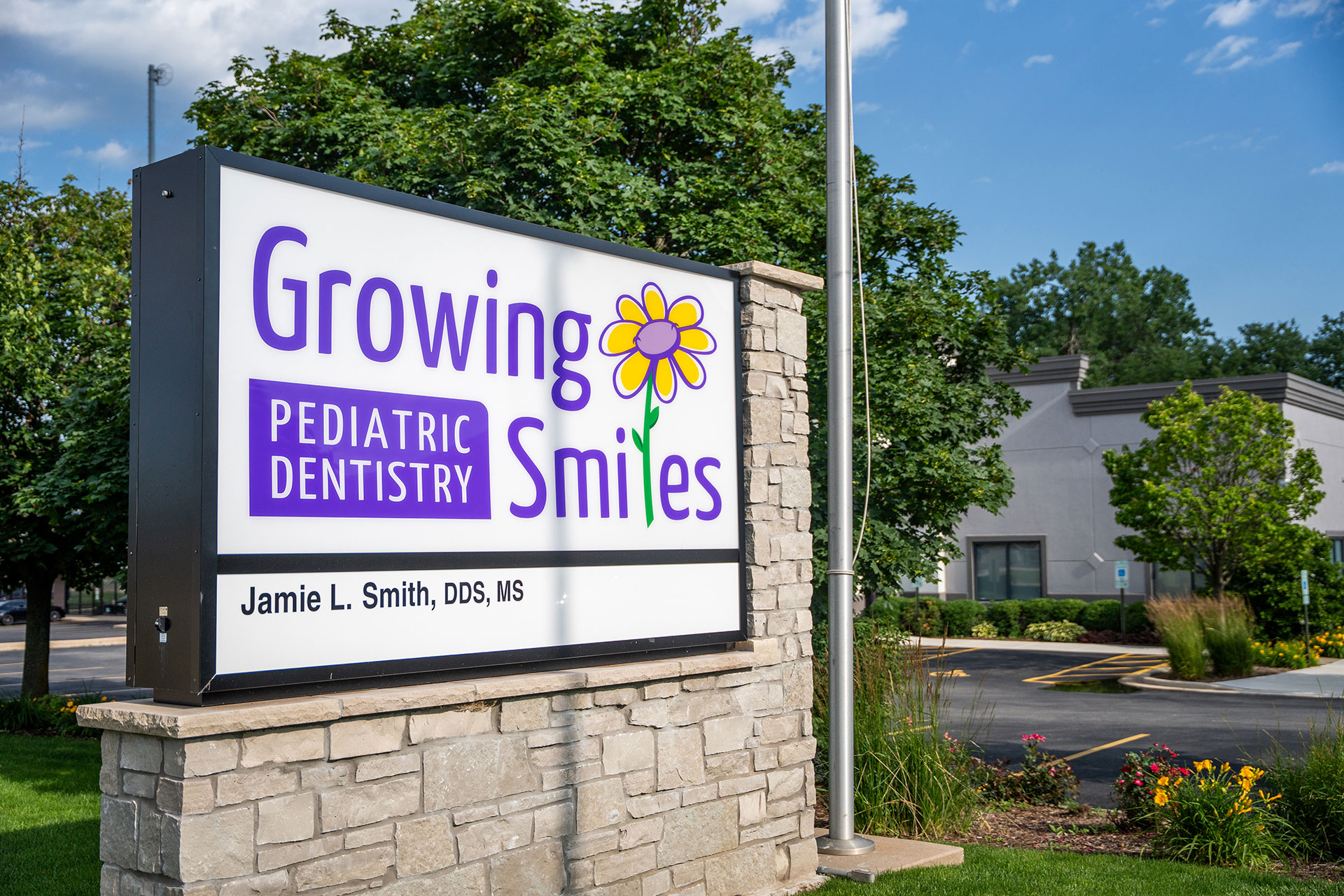 Growing Smiles Baring Trace